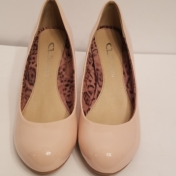 Heels - Picture 2 of 6